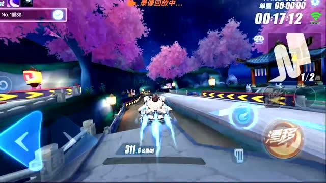辽粤大战争议不断:杜锋安慰莫兰德 球迷看台对喷 马尚垫脚未吹